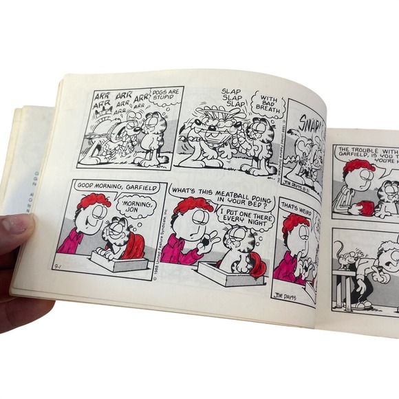 Vtg Garfield Goes to Waist Comic Jim Davis 18th Book FIRST EDITION 1990  READ - Picture 11 of 16